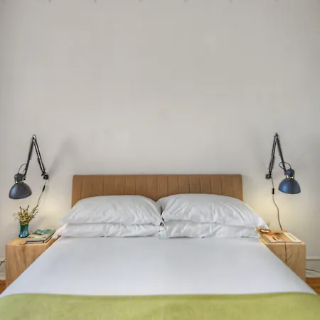 Flattered To Be In Appartement *