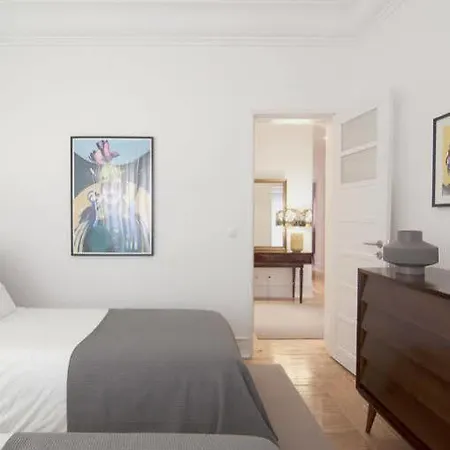 フラッタード トゥ ビー *