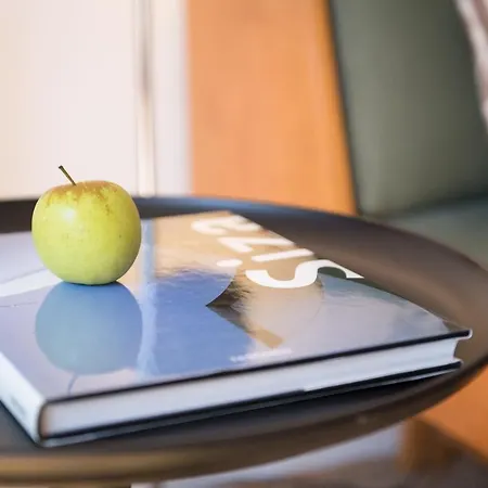 Flattered To Be In Διαμέρισμα