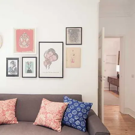 Flattered To Be In Apartmán Lisboa