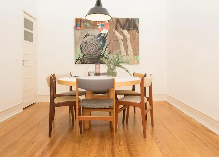 Flattered To Be In Lissabon